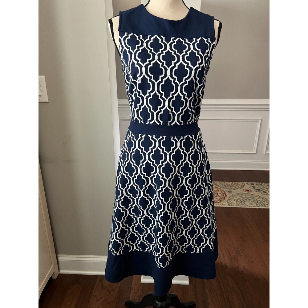Women's Lands End Sleeveless Fit and Flare Blue White Geometric Knit Dress Sz 6